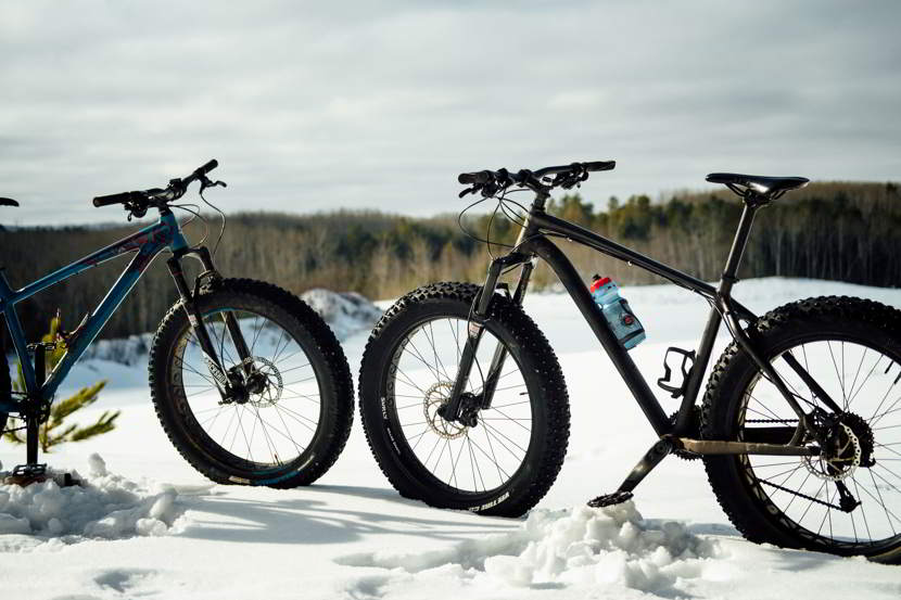 Bici con ruote grosse su neve