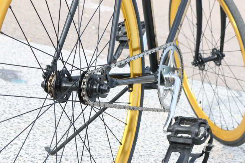 Bicicletta classica su cui applicare un kit di conversione per ebike.