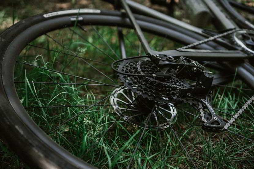 Scopri come deve essere una bici gravel per offrirti le prestazioni ottimali: scelta della corona.