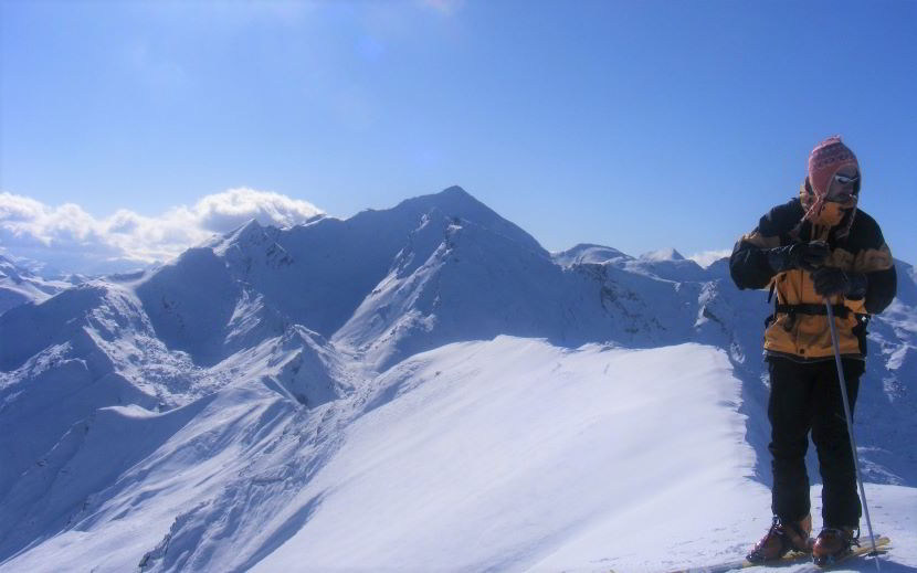 Differenza tra sci freeride e scialpinismo: ecco cosa cambia.